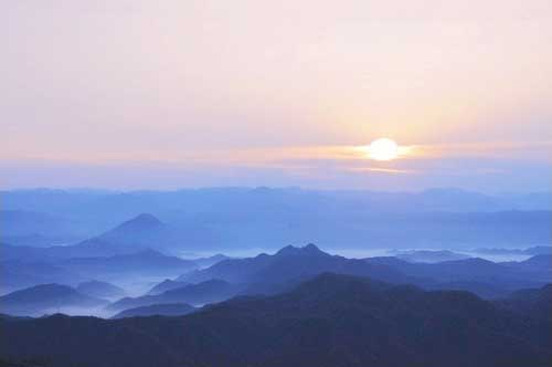 �������ɽ�ƺ�