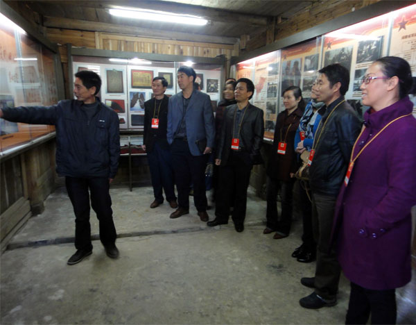 关于加快推进我县工农业产业示范游项目建设的建议